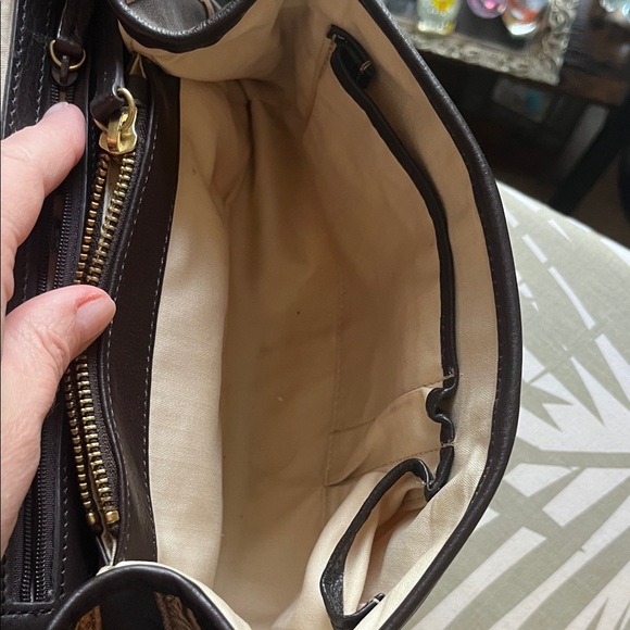 Kenneth Cole Retro Leather purse - Picture 8 of 16